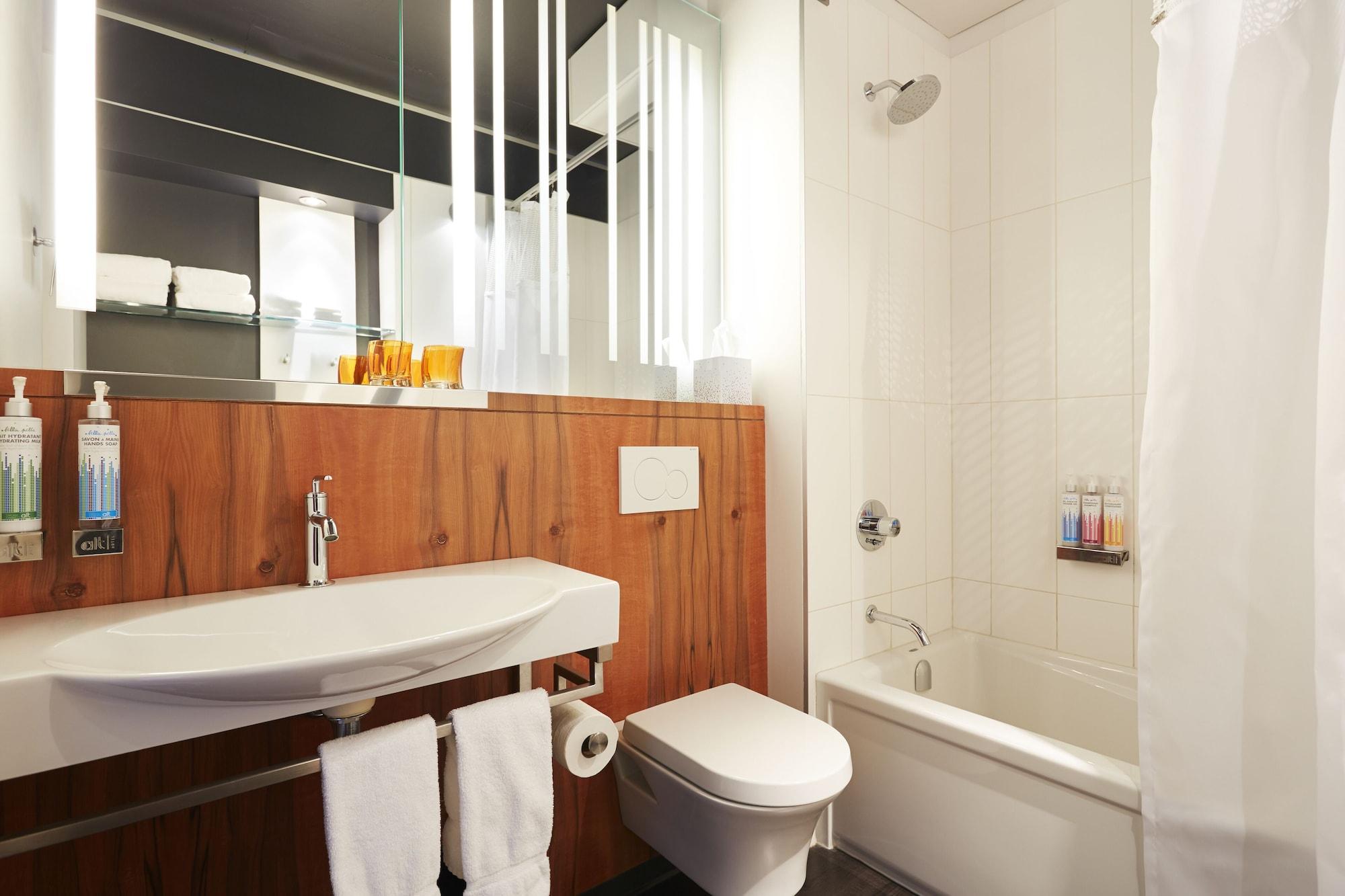 Alt Hotel Ottawa Downtown Екстериор снимка