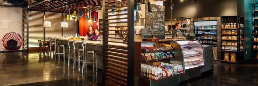 Alt Hotel Ottawa Downtown Екстериор снимка