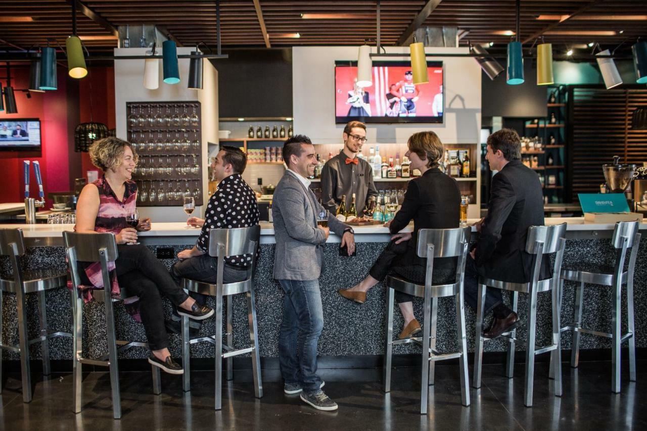 Alt Hotel Ottawa Downtown Екстериор снимка